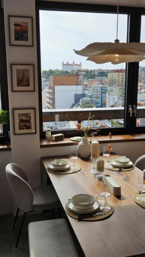 Panorama View Design Apt in Old Town - Free Parking